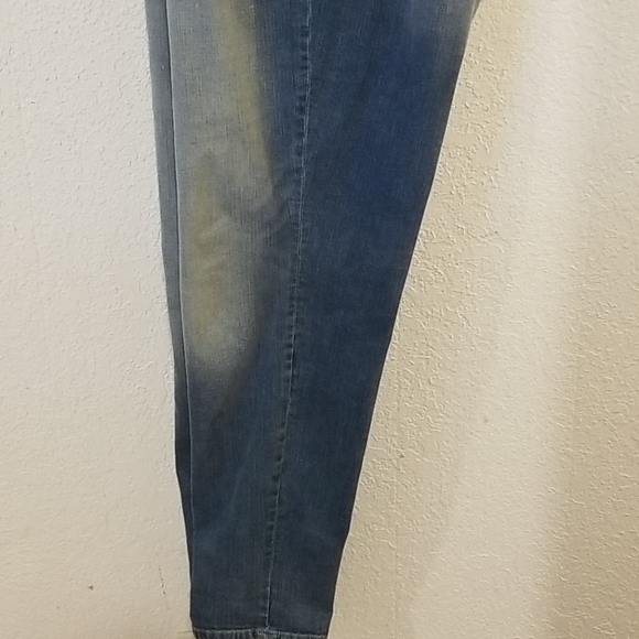 Torrid jeans - Picture 2 of 3